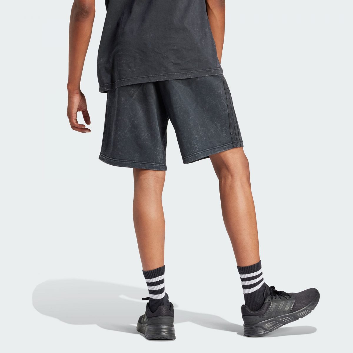 Мужские шорты adidas ALL SZN GARMENT-WASH SHORTS фотография