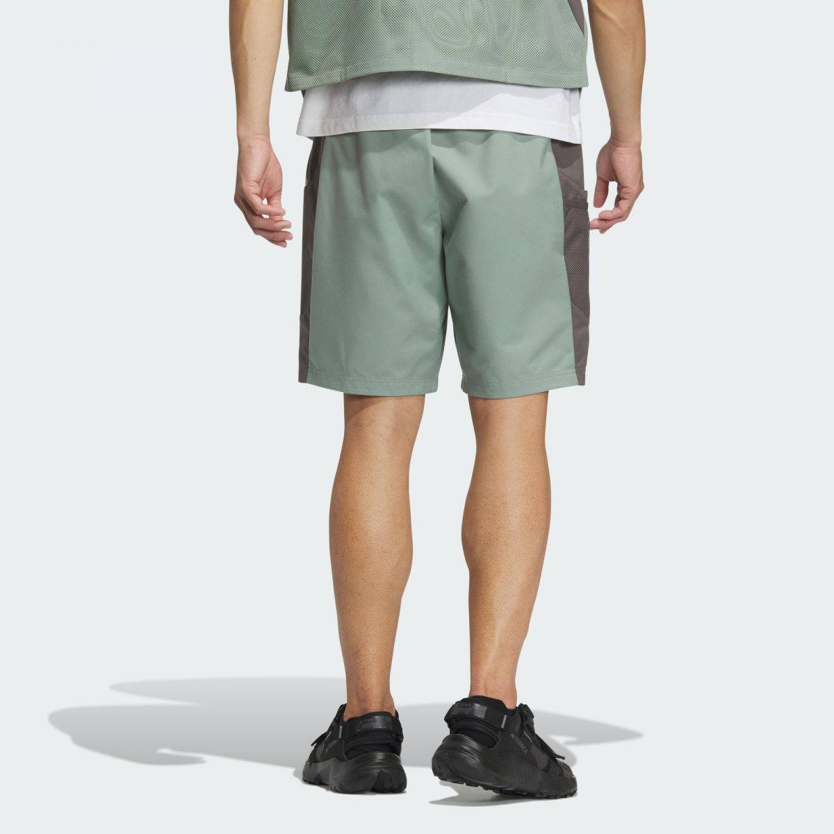 Мужские шорты adidas CARGO DWR SHORTS фотография