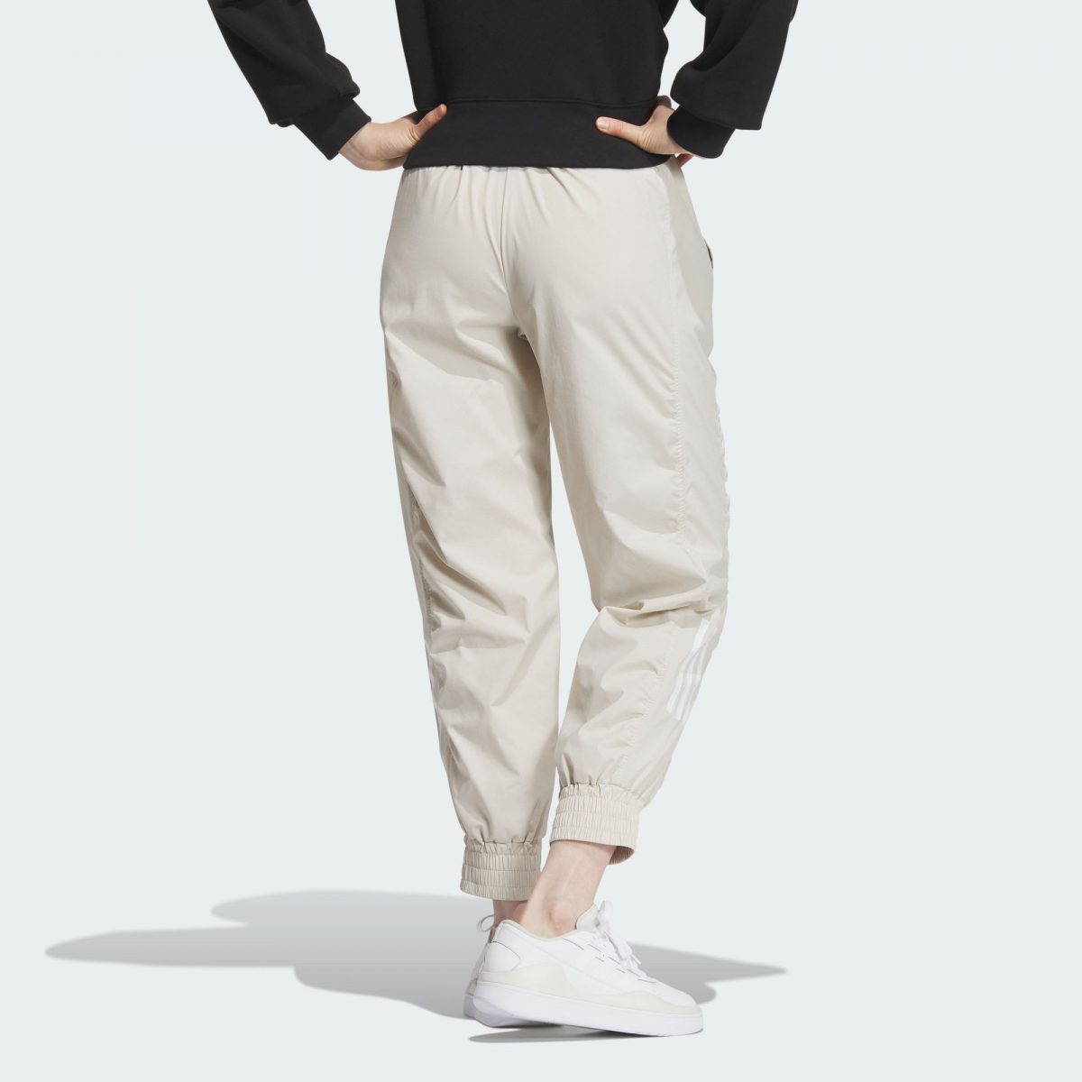 Женские брюки adidas SPORTSWEAR PANTS фотография