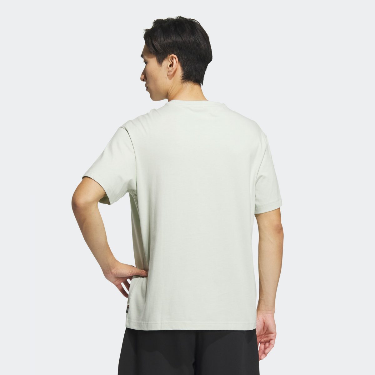 Мужская футболка adidas PATCH POLYGIENE T-SHIRT 230 GSM зеленая фотография