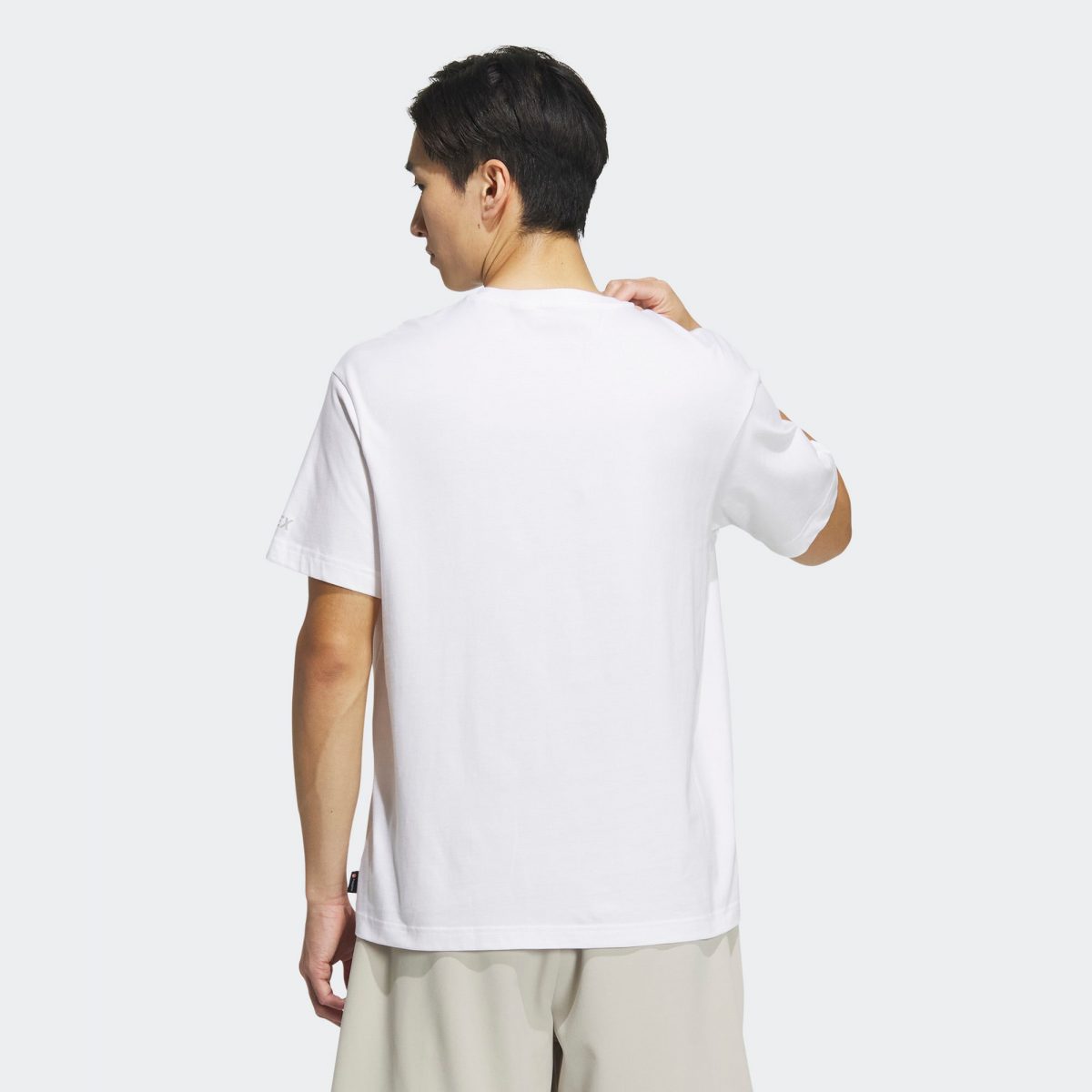 Мужская футболка adidas PATCH POLYGIENE T-SHIRT 230 GSM фотография