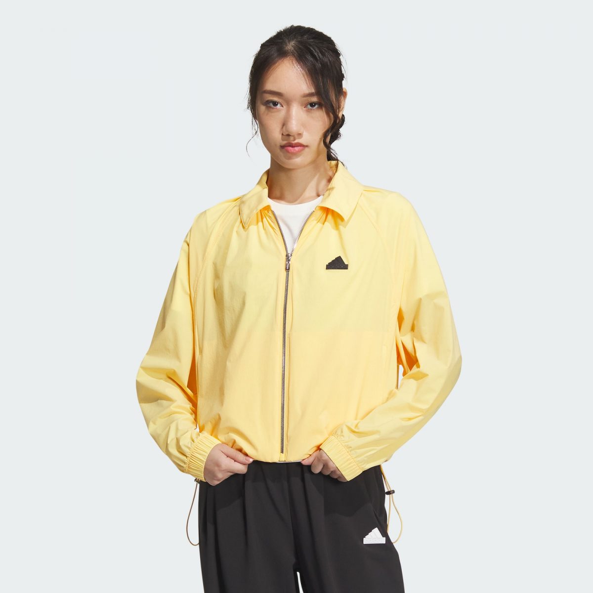 Женская куртка adidas WINDBREAKER IM8818 фото