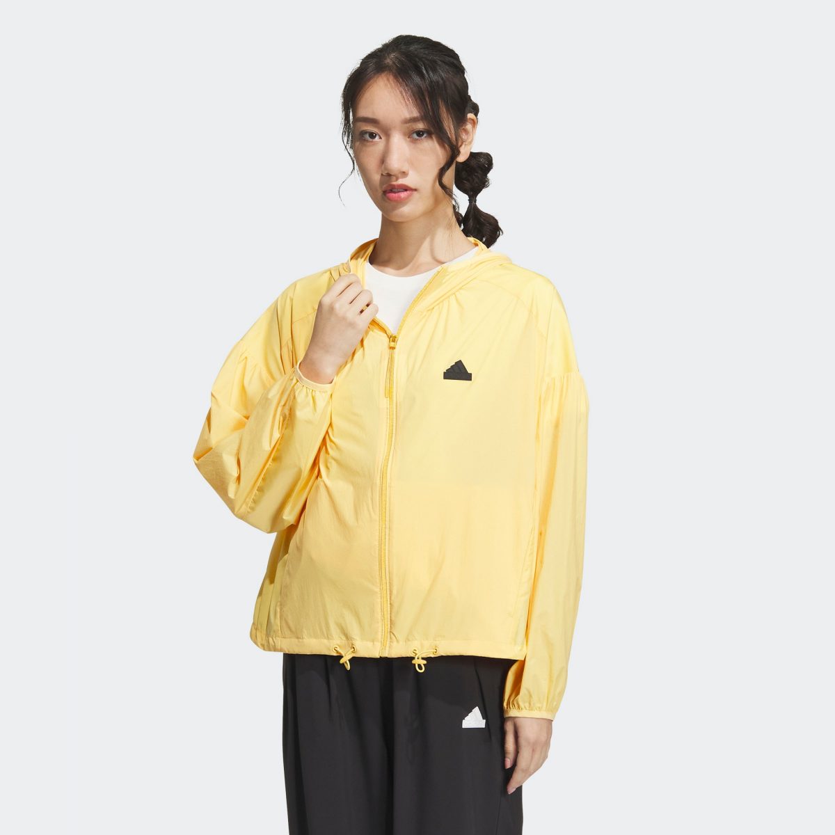 Женская куртка adidas WINDBREAKER IM8836 фото