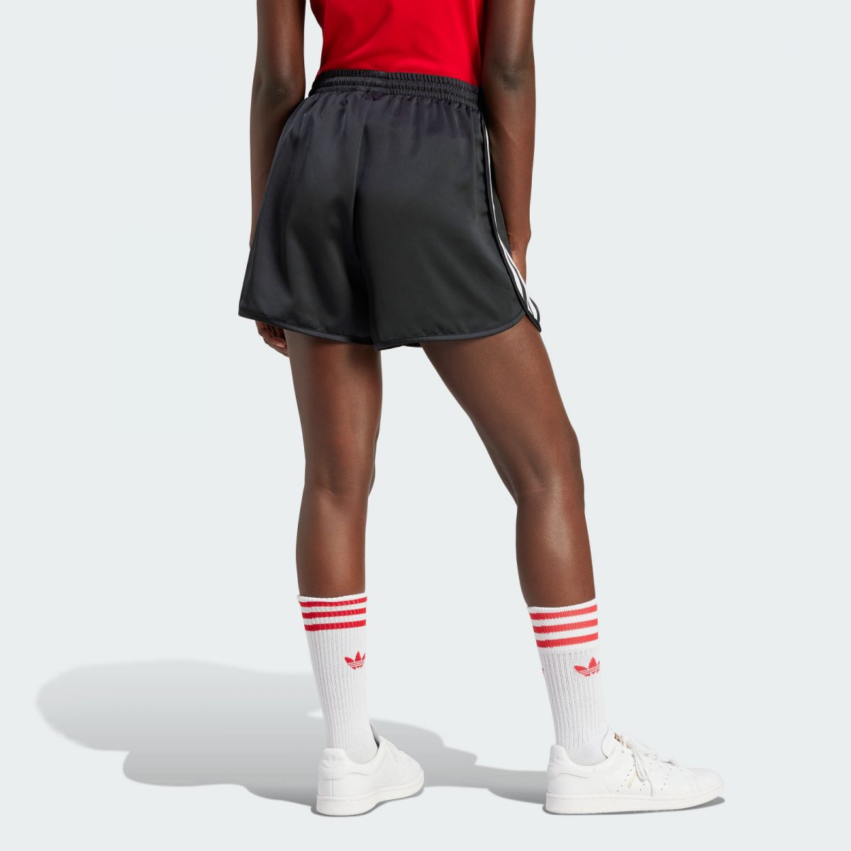 Женские шорты adidas ADICOLOR SATIN SPRINT SHORTS IU2528 фотография