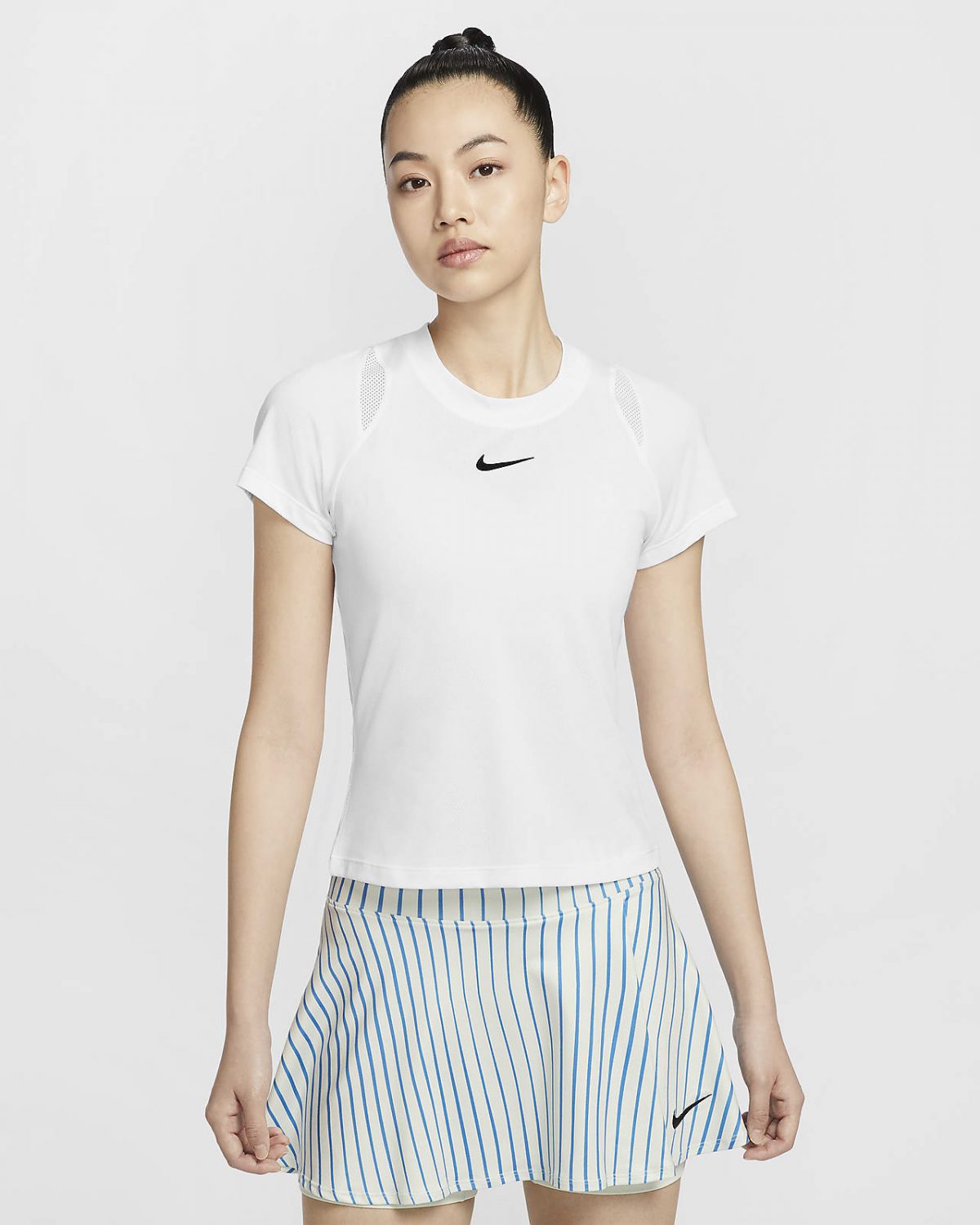 Женская футболка NikeCourt Advantage фото