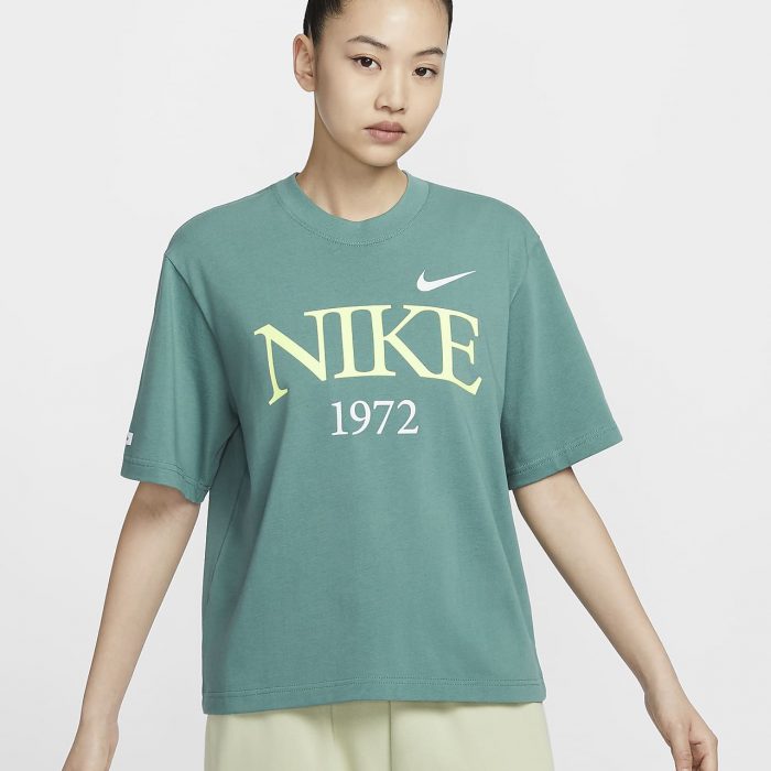 Женская футболка Nike Sportswear Classic