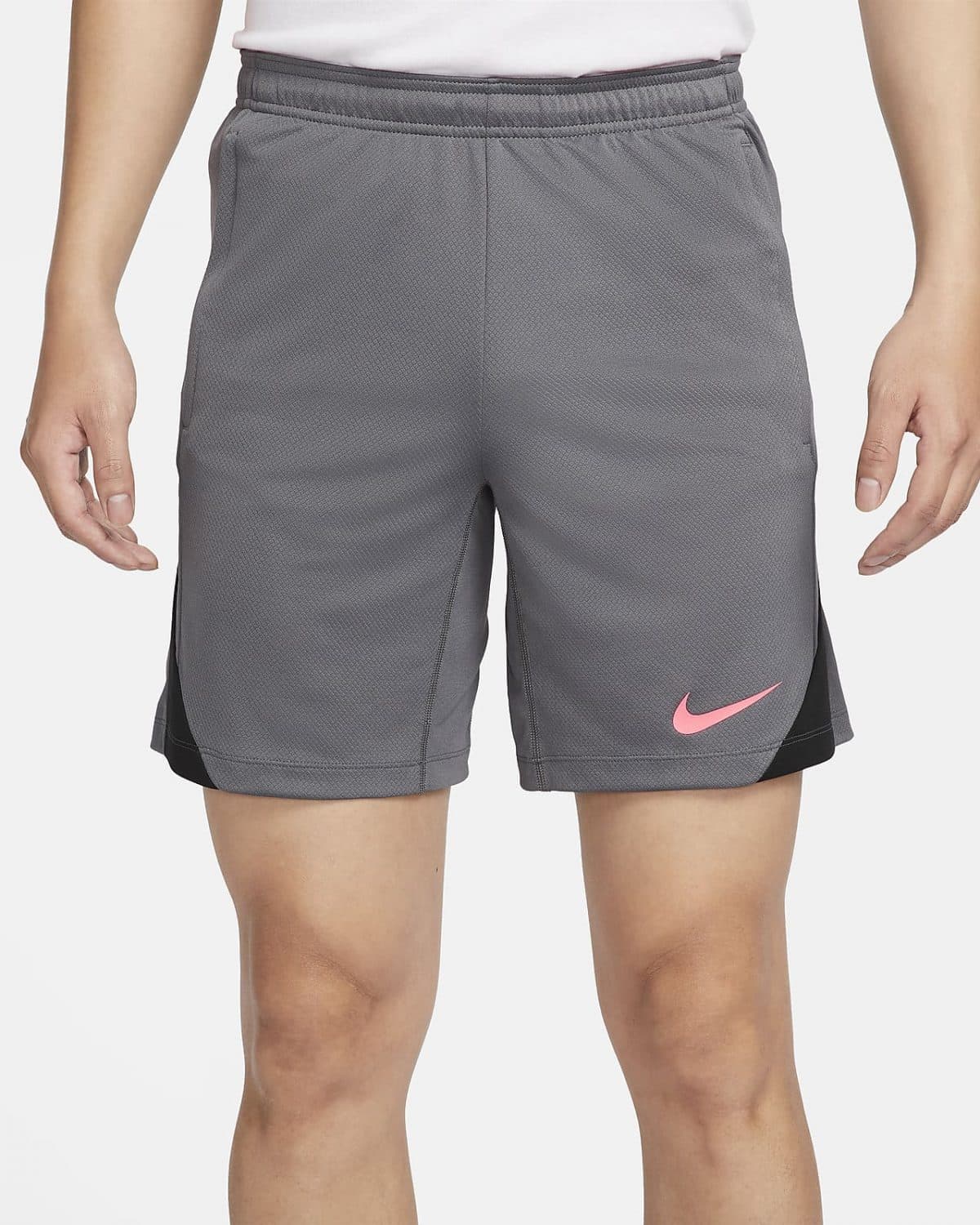 Мужские шорты Nike Strike фотография