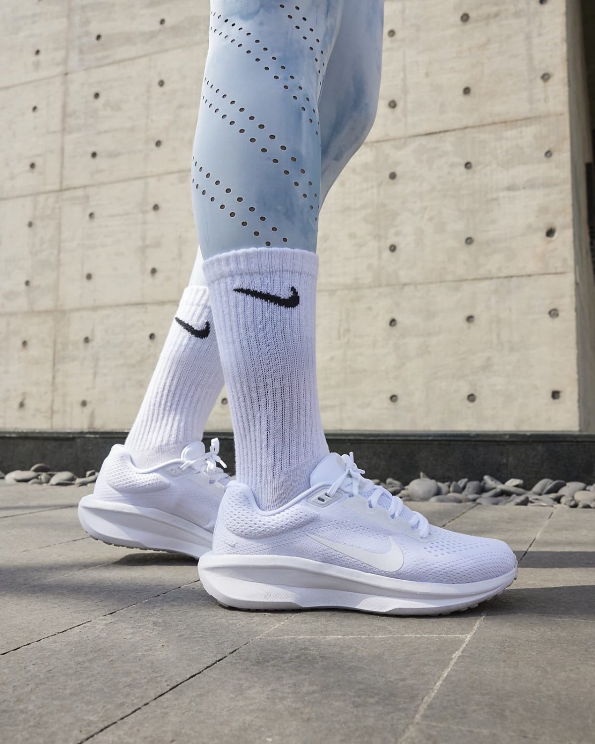 Женские кроссовки Nike Winflo 11 фотография