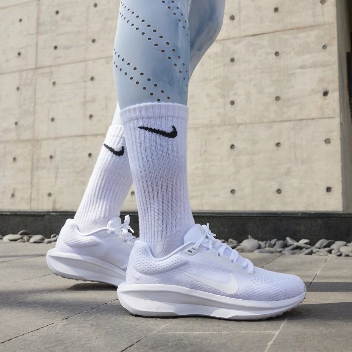 Женские кроссовки Nike Winflo 11