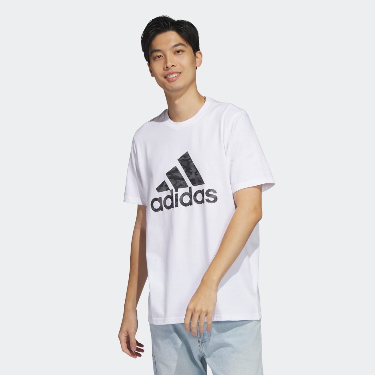 Мужская футболка adidas CAMO SHORT SLEEVE T-SHIRT белая фото