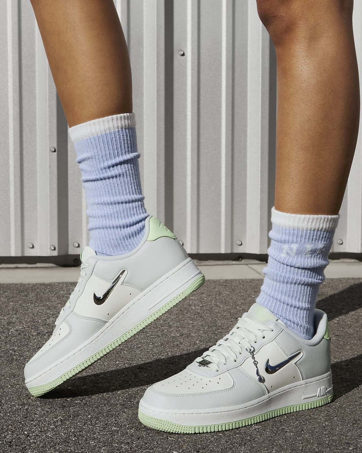 Женские кроссовки Nike Air Force 1 ’07 NN SE зеленые фотография