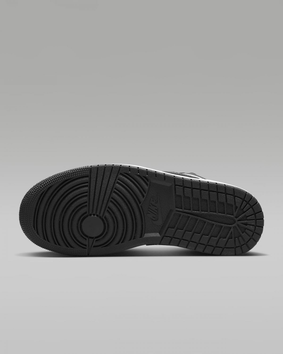 Женские кроссовки nike Air Jordan 1 Low черные фотография