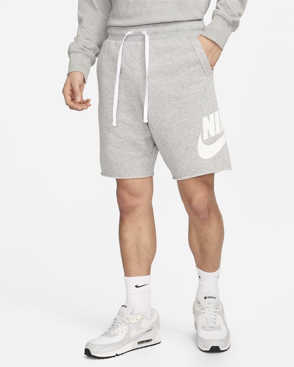 Мужские шорты Nike Club белые фото