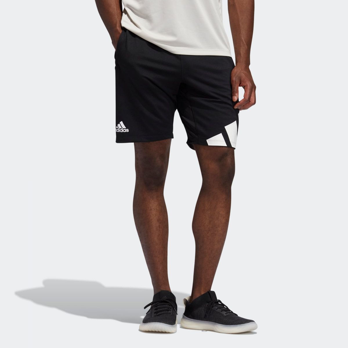 Мужские шорты adidas 4KRFT SHORTS фотография