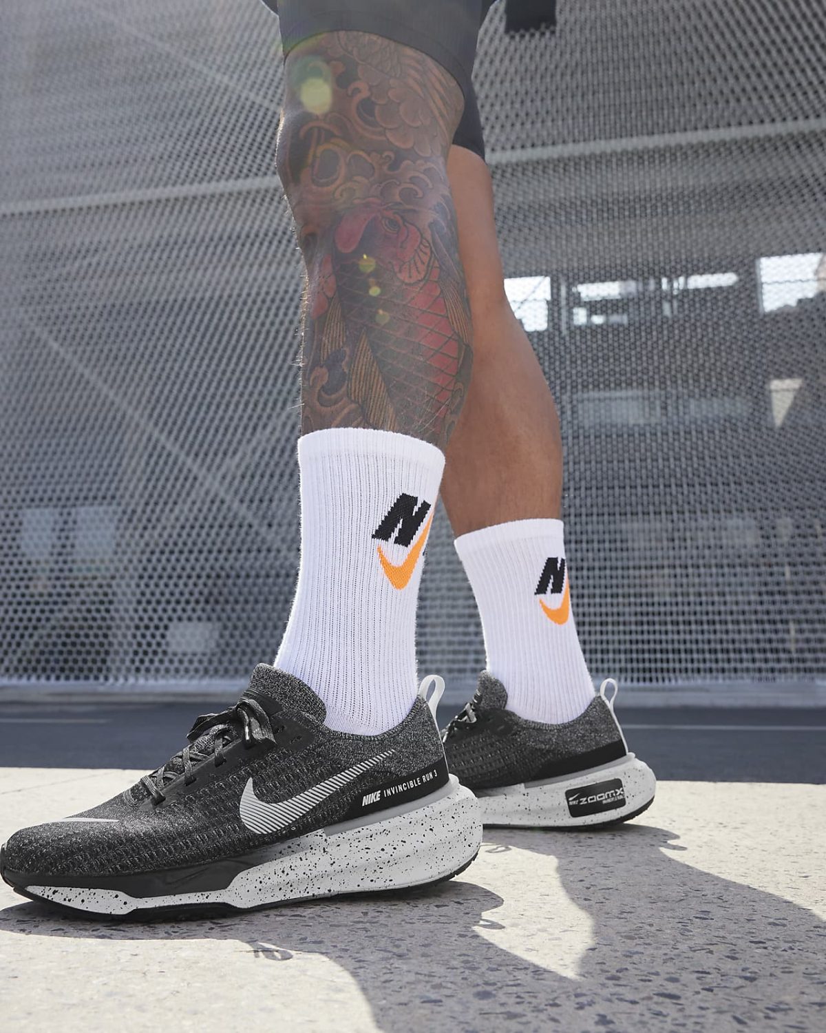 Мужские кроссовки Nike Invincible 3 черные фотография