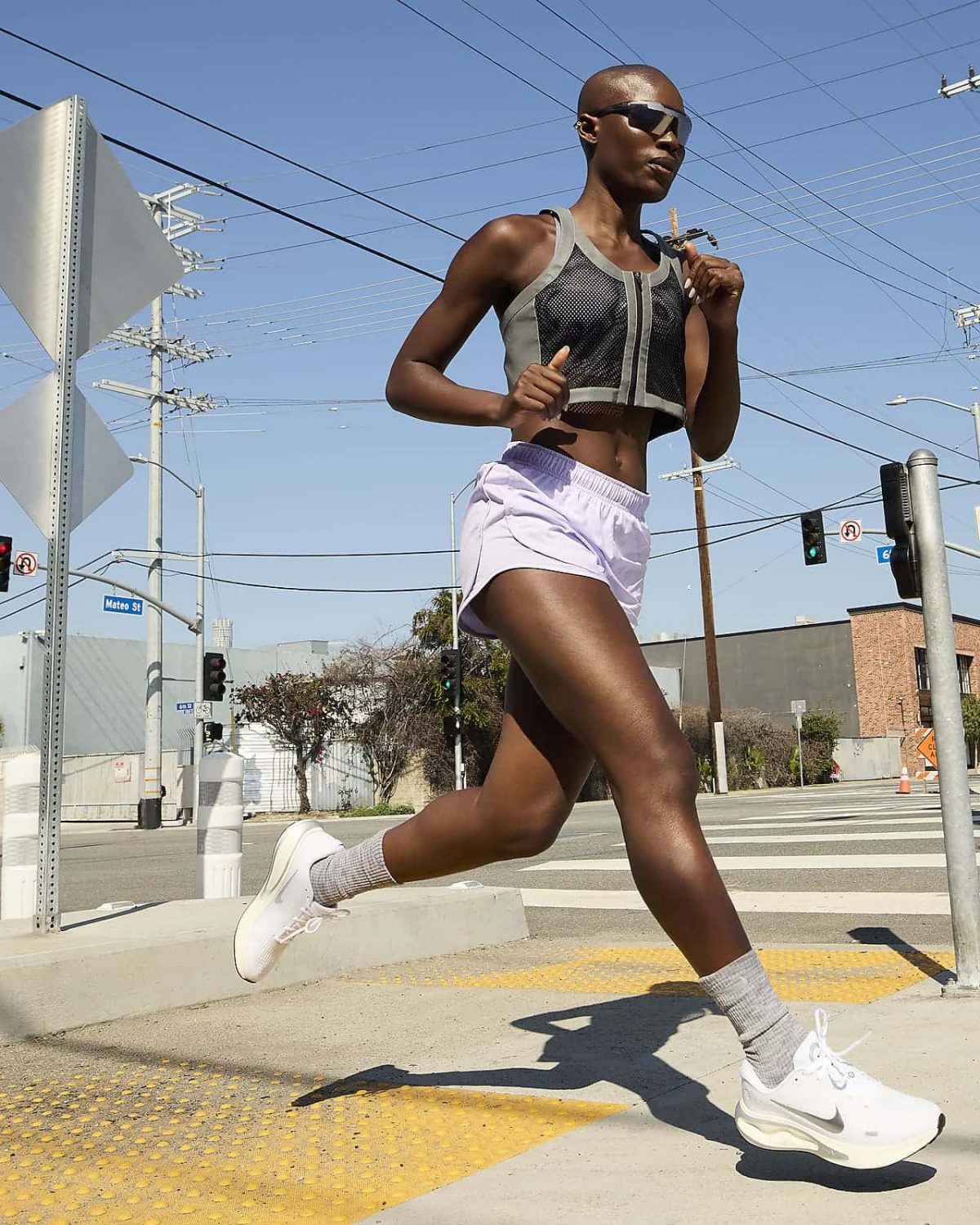 Женские кроссовки Nike Journey Run белые фотография