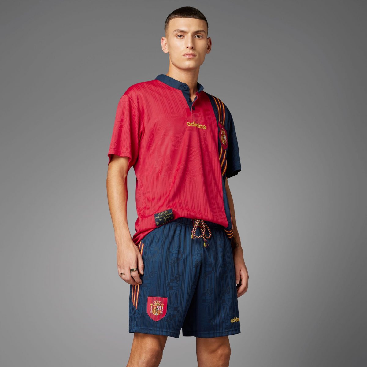 Мужские шорты adidas SPAIN 1996 HOME SHORTS фото