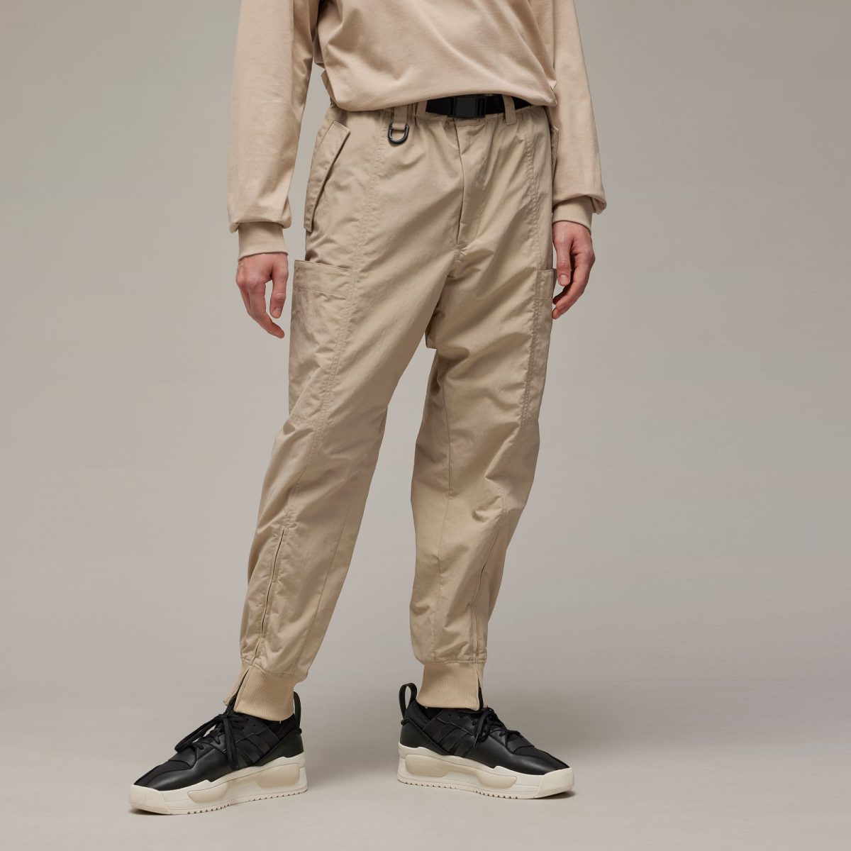 Мужские брюки adidas CRINKLE NYLON CUFFED PANTS фото