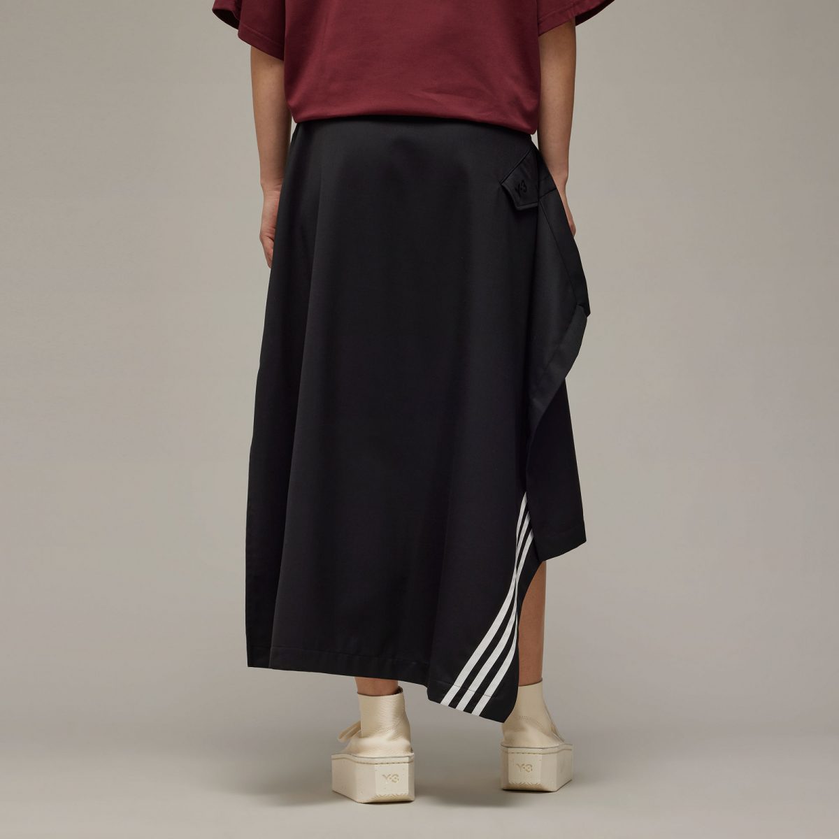 Женская юбка adidas REFINED WOVEN SKIRT