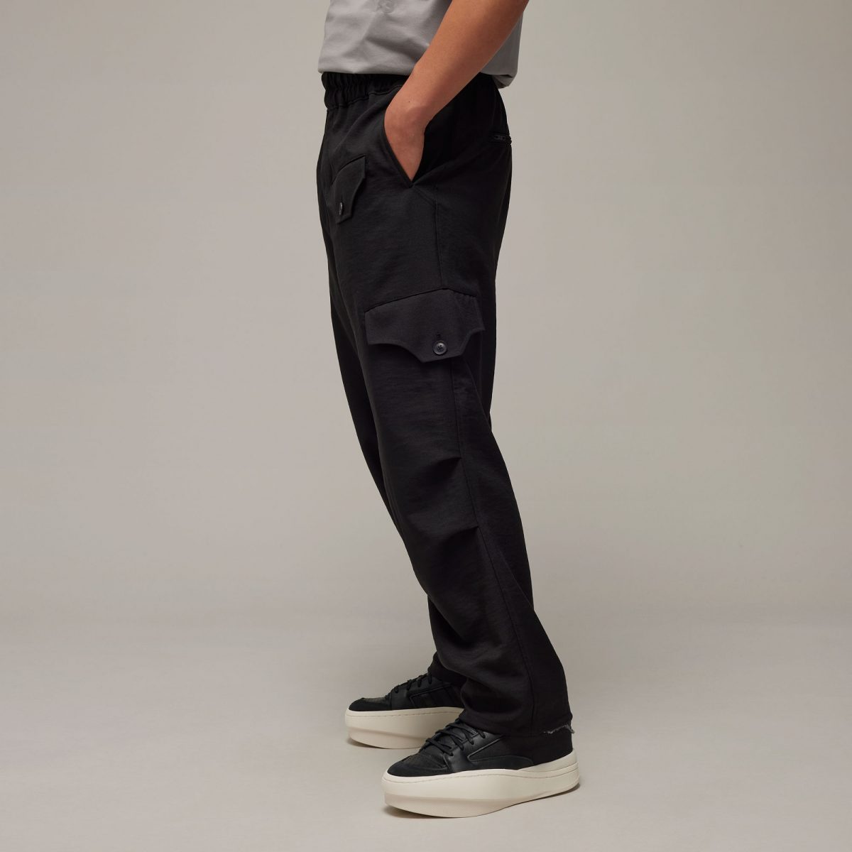 Мужские брюки adidas UNIFORM STRAIGHT LEG PANTS фотография