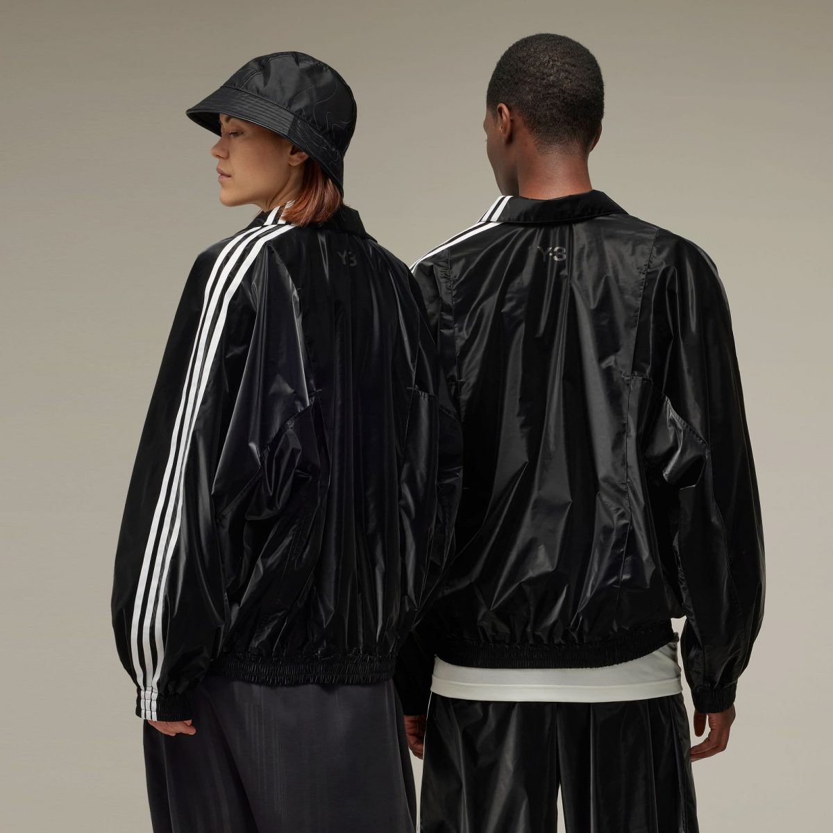 Мужская куртка adidas TRIPLE BLACK WINDBREAKER фотография