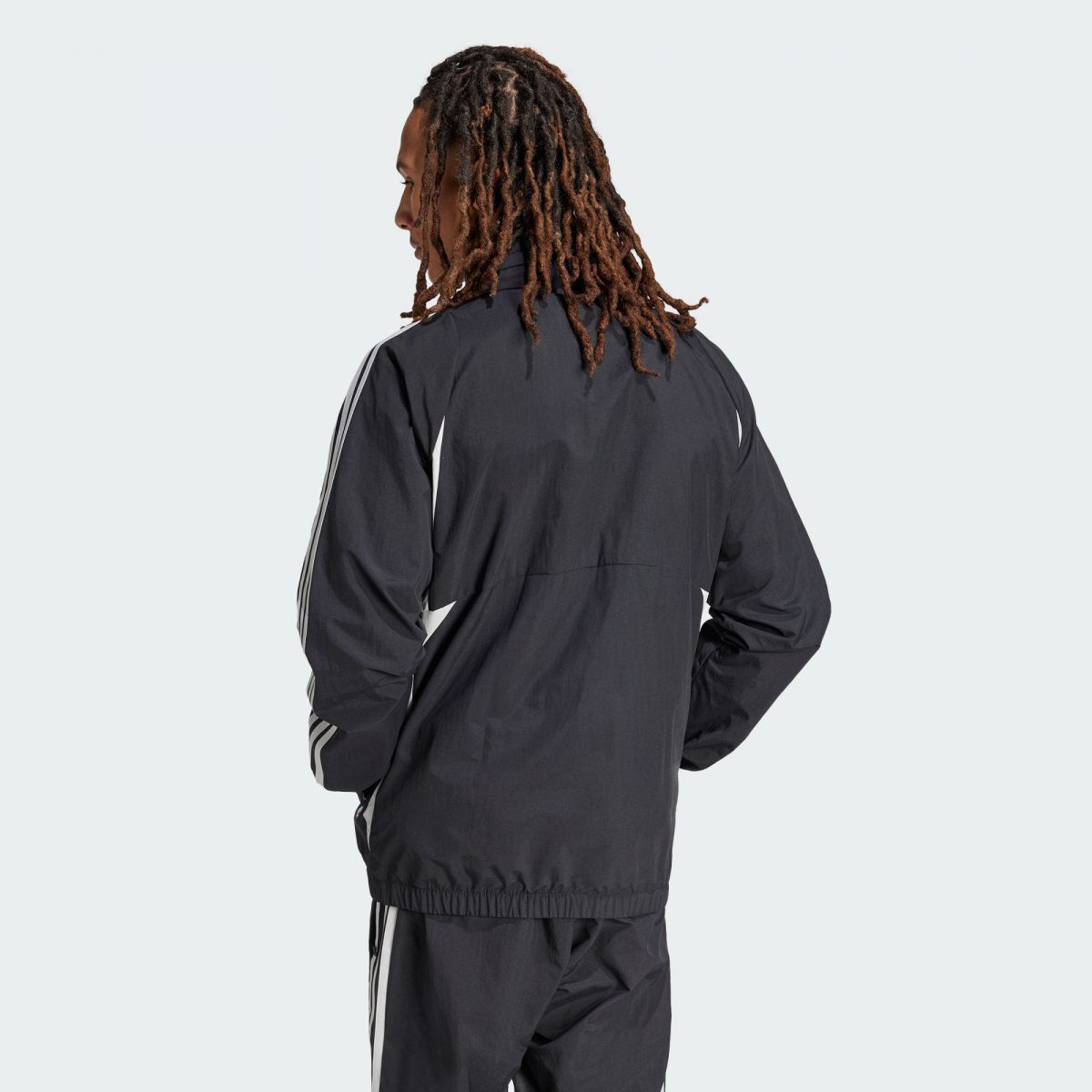 Мужская куртка adidas TRACK TOP черная фотография