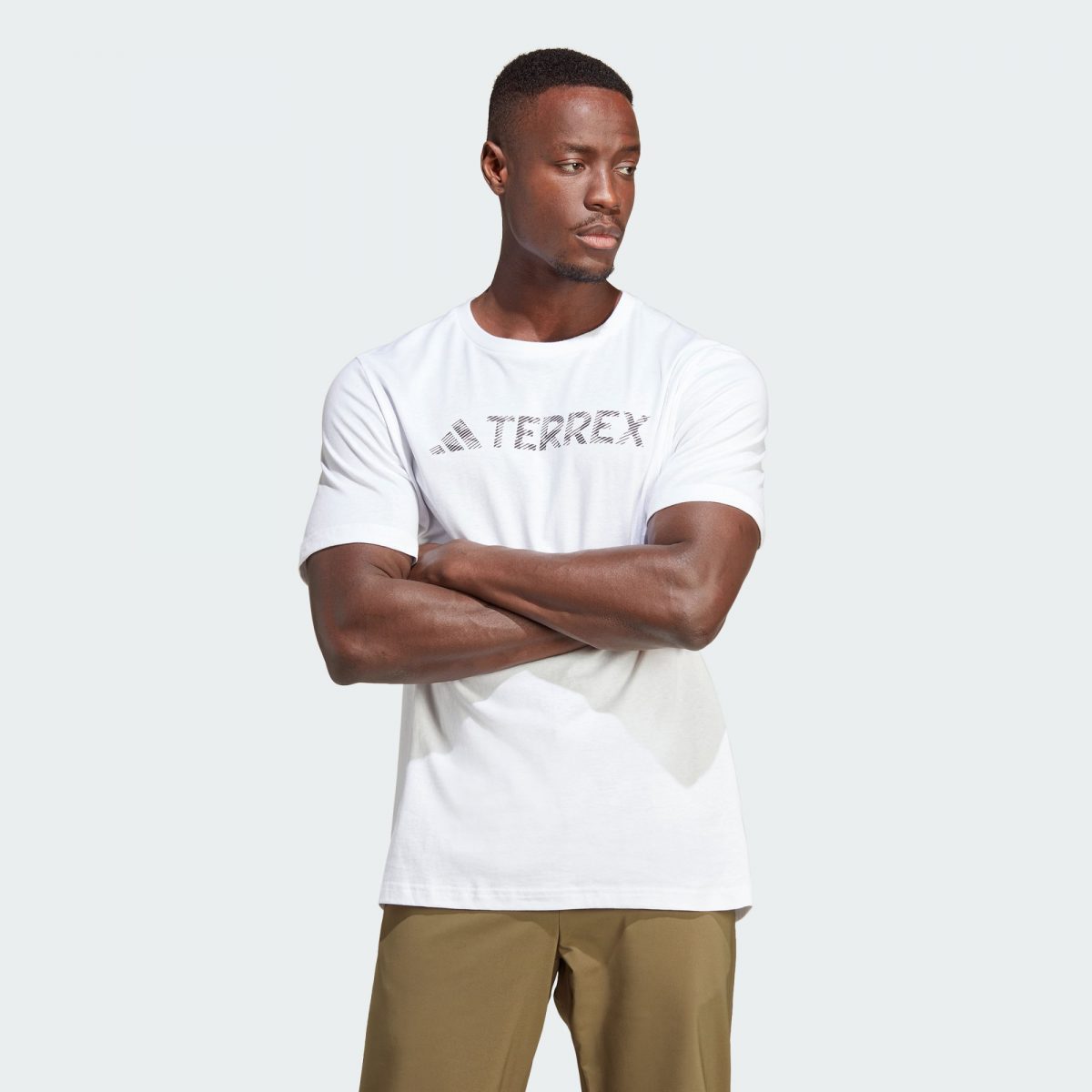 Мужская футболка adidas CLASSIC LOGO T-SHIRT белая фото