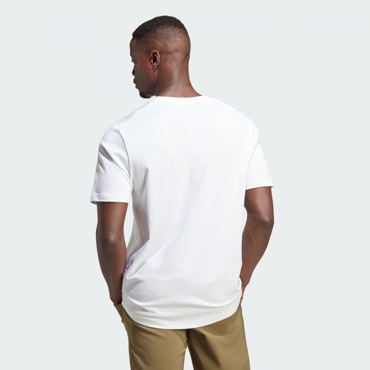 Мужская футболка adidas CLASSIC LOGO T-SHIRT белая фотография