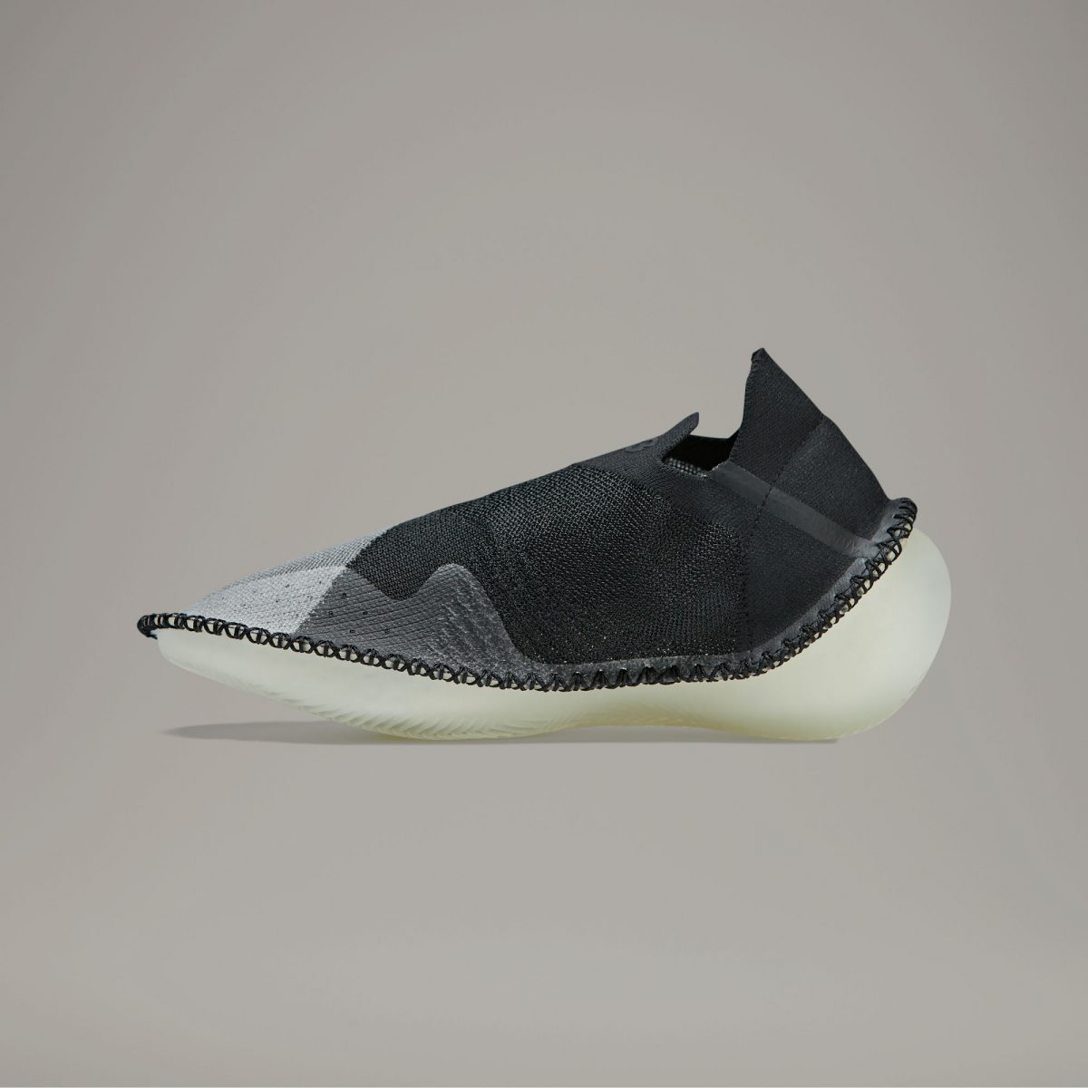 Кроссовки adidas ITOGO черные фотография