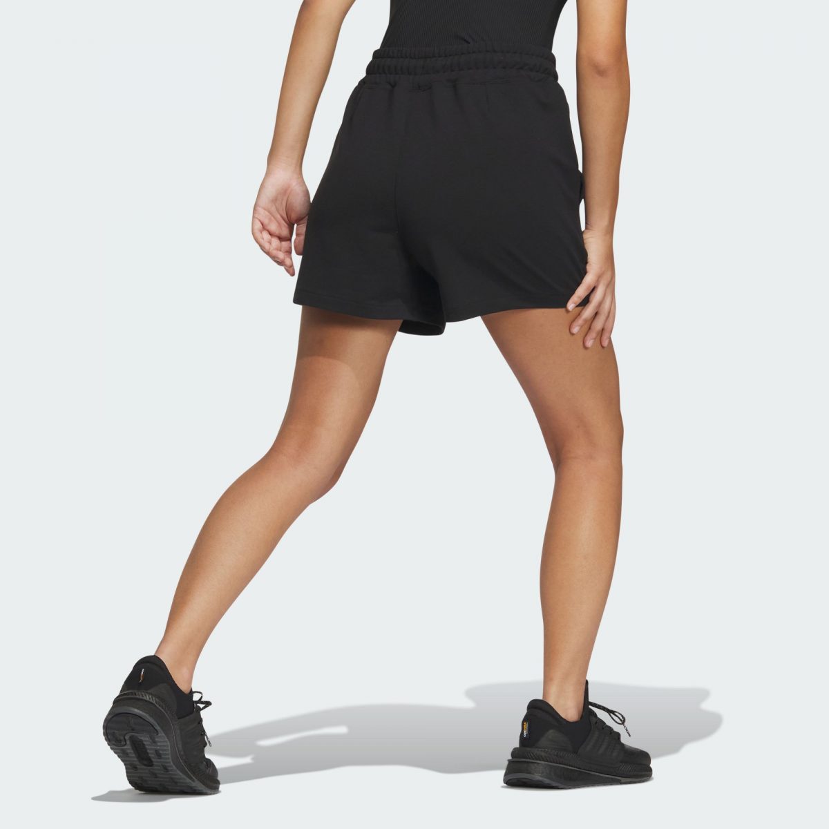 Женские шорты adidas 5 MILES LOUNGE SOFT SHORTS фотография