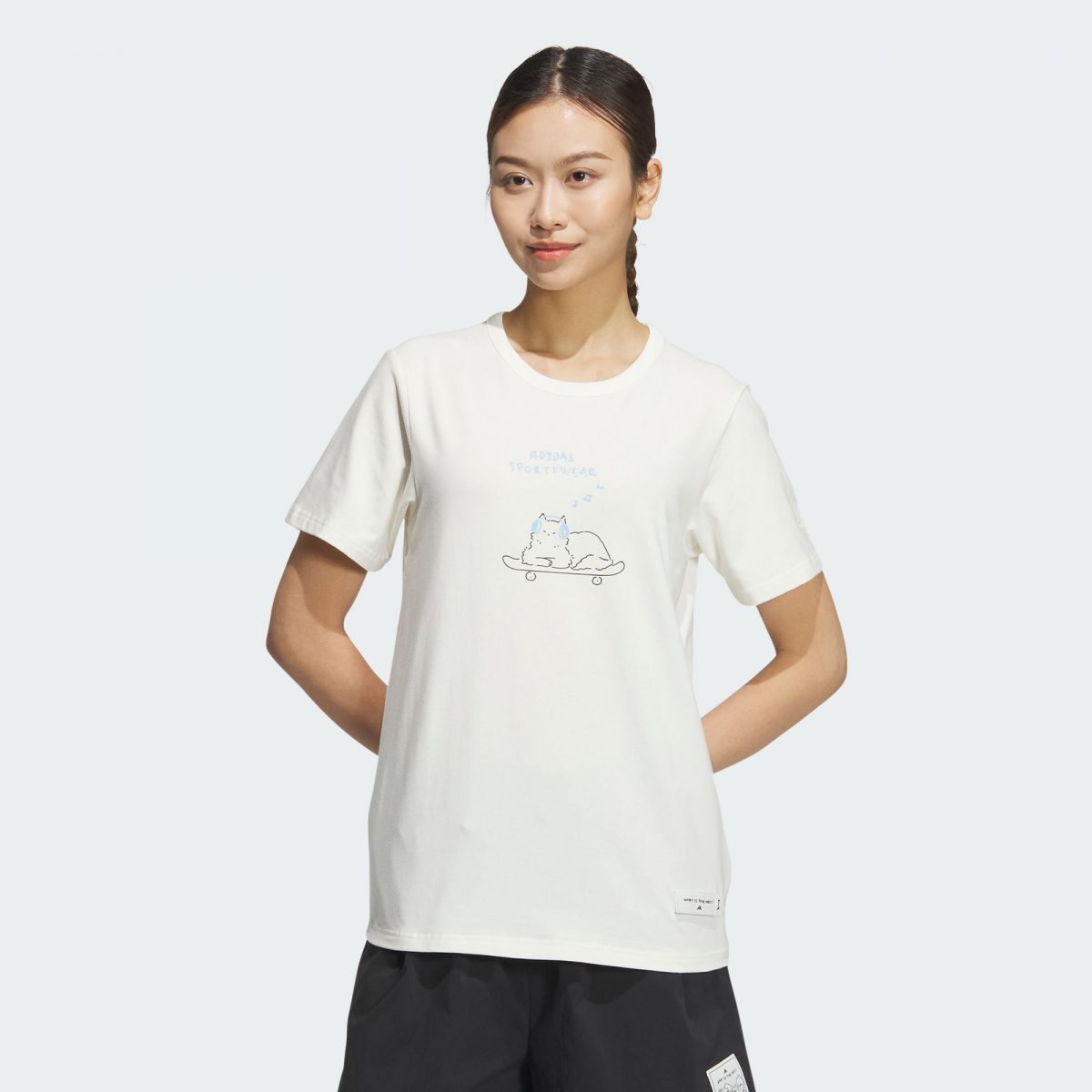 Женская футболка adidas GRAPHIC T-SHIRT MBTI белая фото