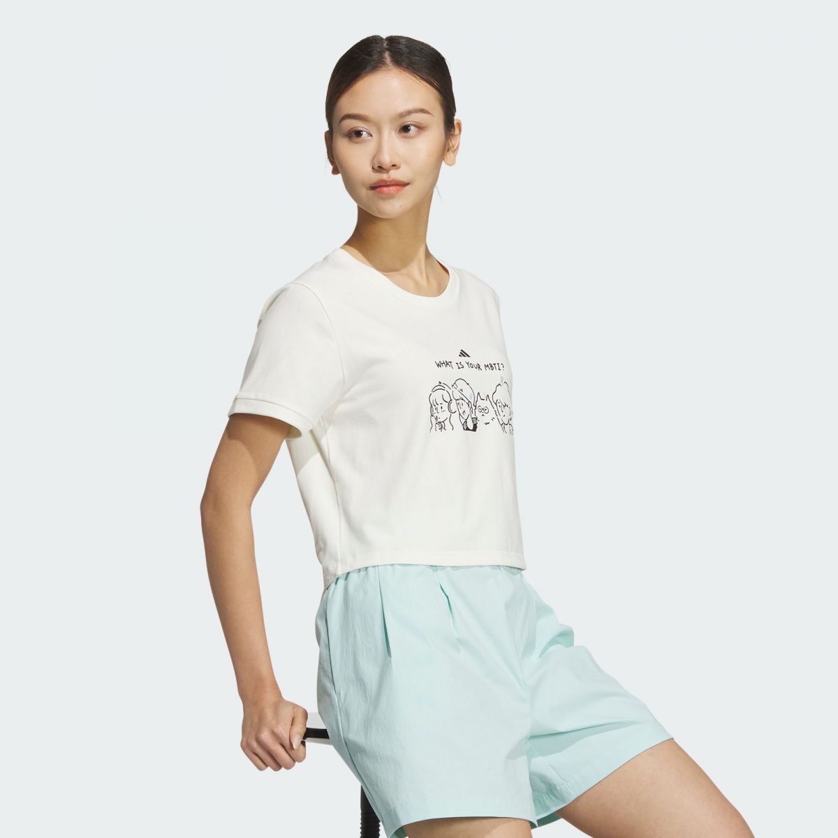 Женская футболка adidas GRAPHIC CROP T-SHIRT MBTI