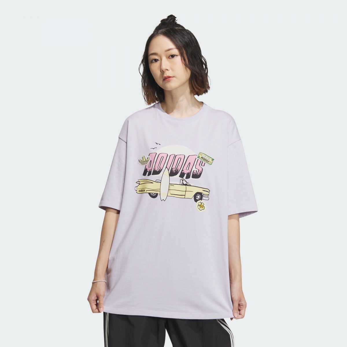 Женская футболка adidas HOLIDAY PLAY SHORT SLEEVE T-SHIRT фиолетовая фото