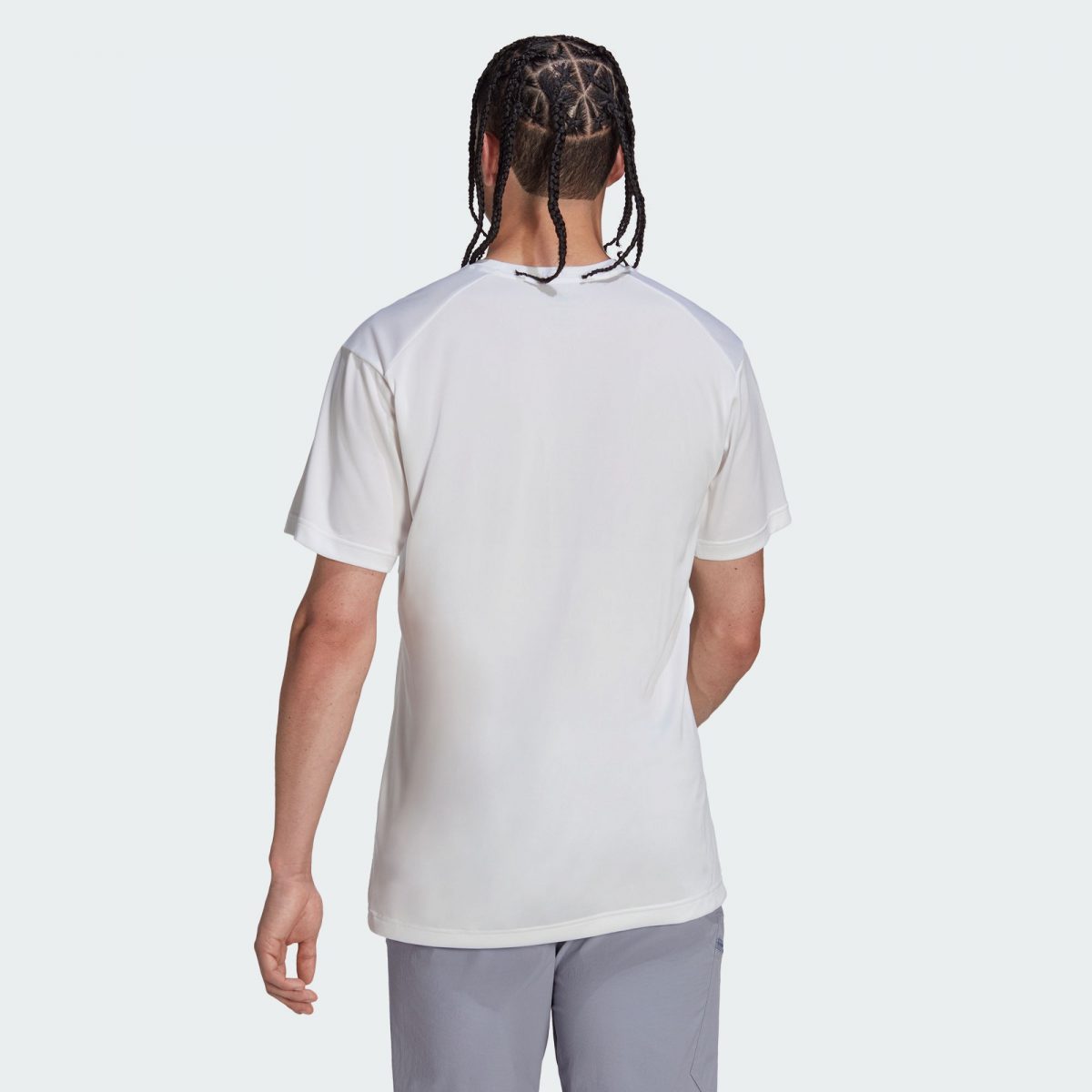 Мужская футболка adidas MULTI TEE белая фотография