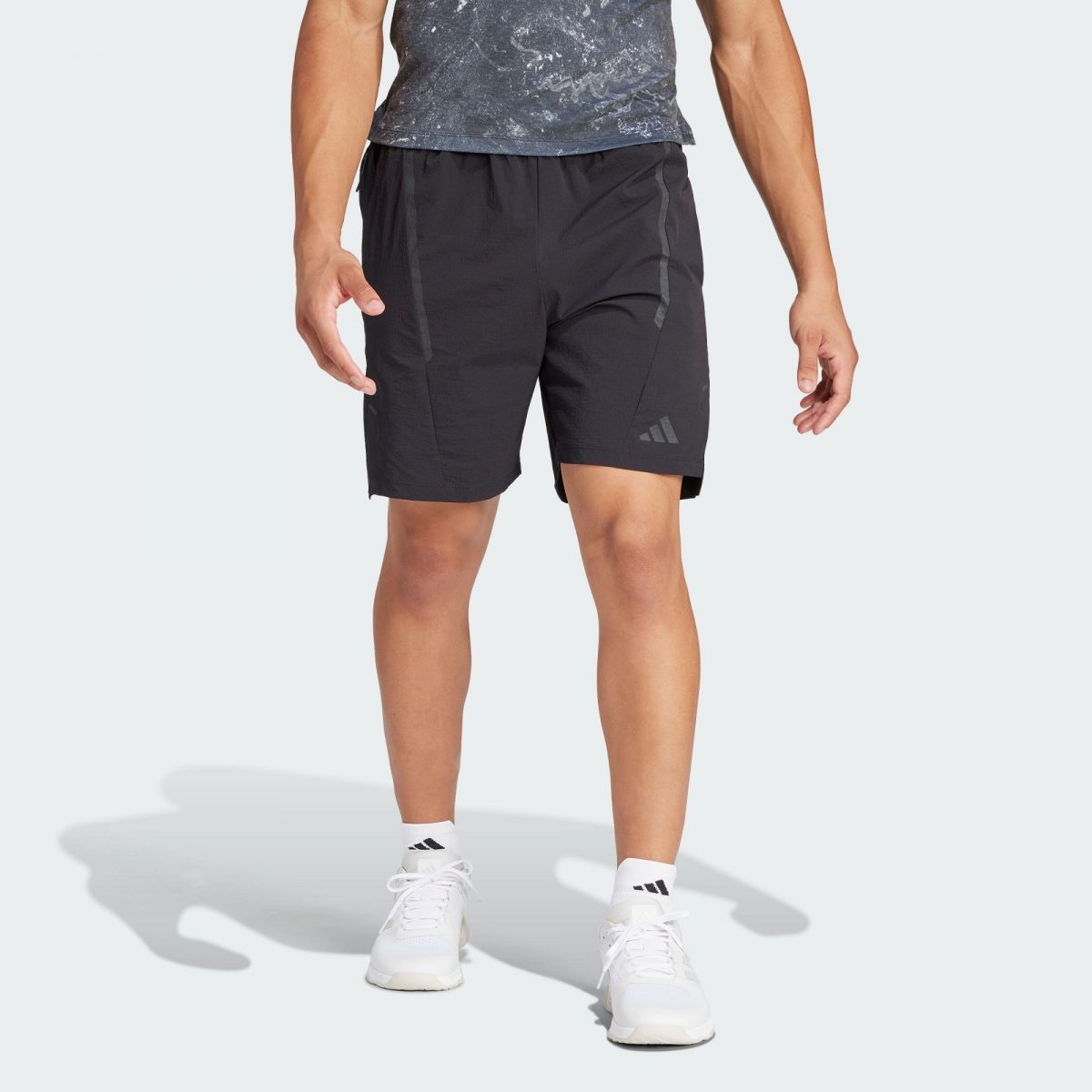 Мужские шорты adidas TRAINING ADISTRONG WORKOUT SHORTS черные фото