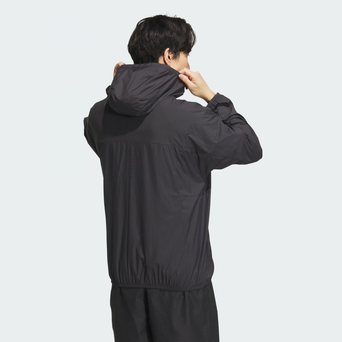 Мужская куртка adidas CITY ESCAPE LIGHTWEIGHT JACKET черная фотография