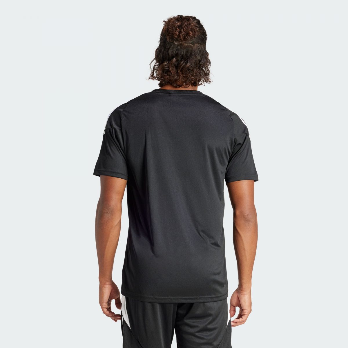 Мужская футболка adidas TIRO 24 JERSEY черно-белая фотография