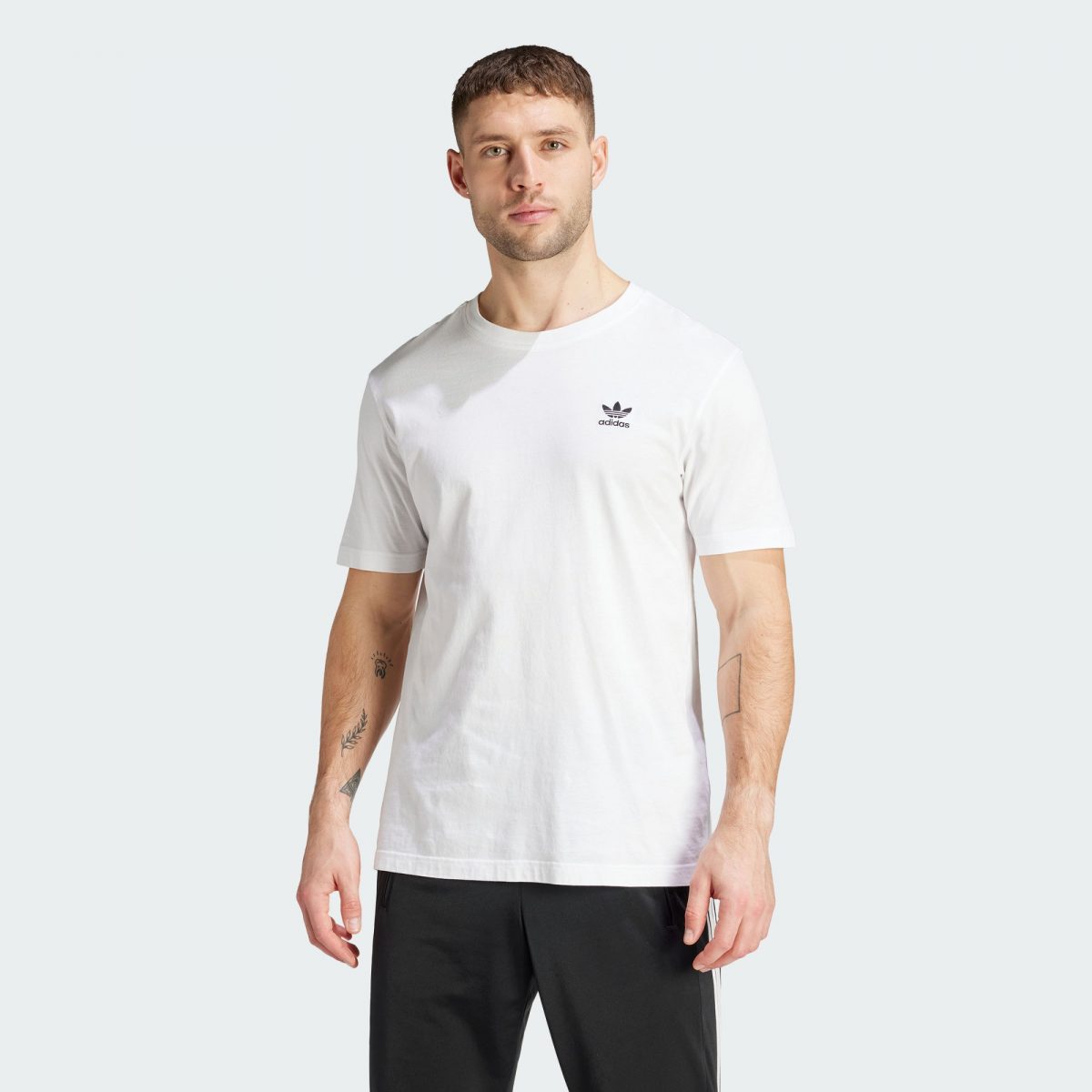 Мужская футболка adidas TREFOIL ESSENTIALS T-SHIRT белая фото