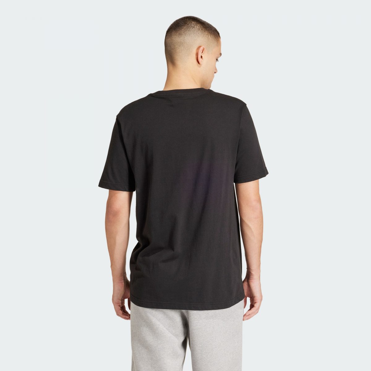 Мужская футболка adidas TREFOIL ESSENTIALS T-SHIRT черная фотография