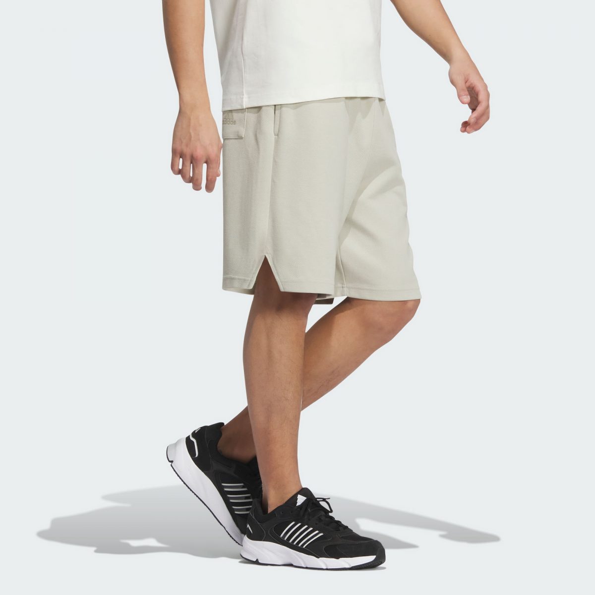 Мужские шорты adidas GRAPHIC SHORTS MBTI