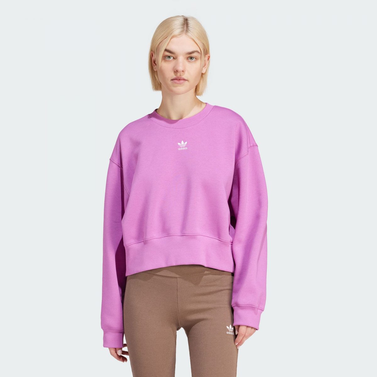 Женский свитшот adidas ADICOLOR ESSENTIALS SWEATSHIRT фотография