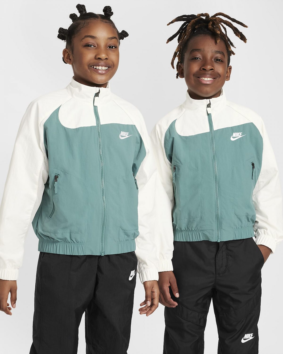 Детская куртка Nike Sportswear Amplify белая фото