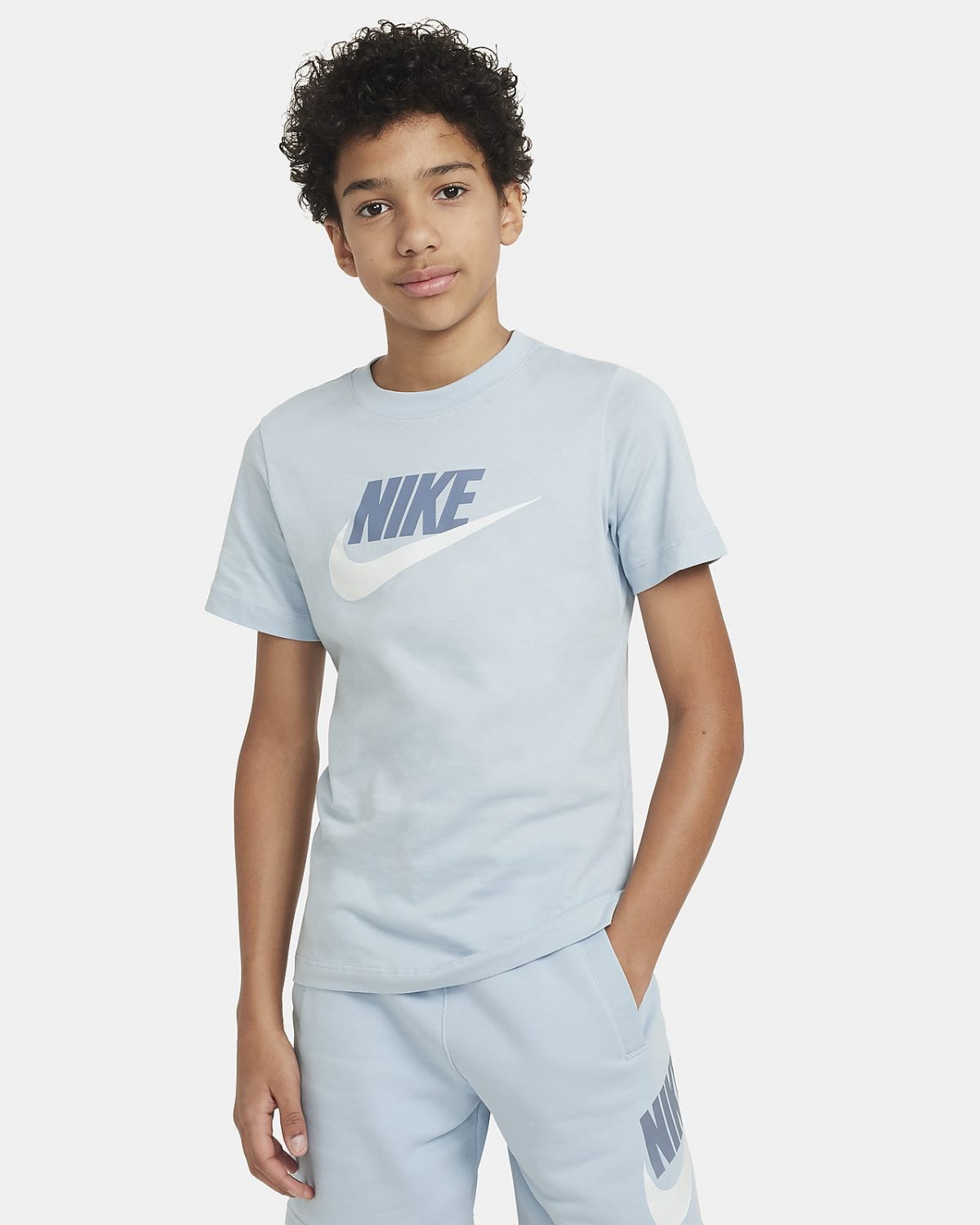 Детская футболка Nike Sportswear белая фото