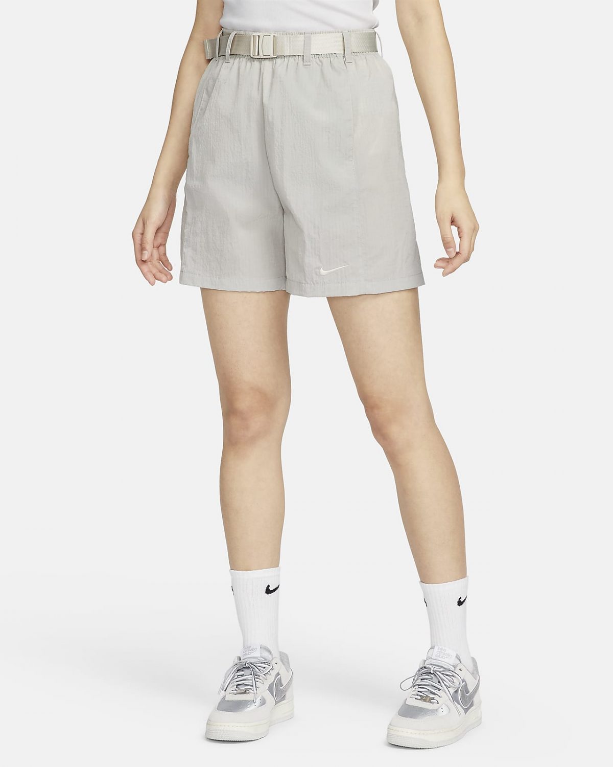 Женские шорты Nike Sportswear серые фото