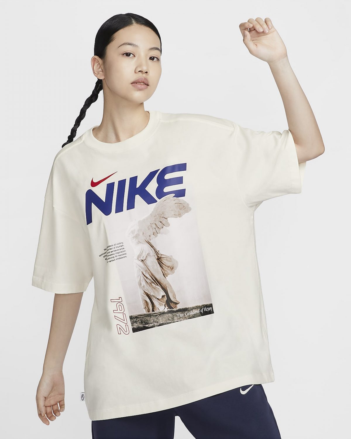 Женская футболка Nike Sportswear белая фото