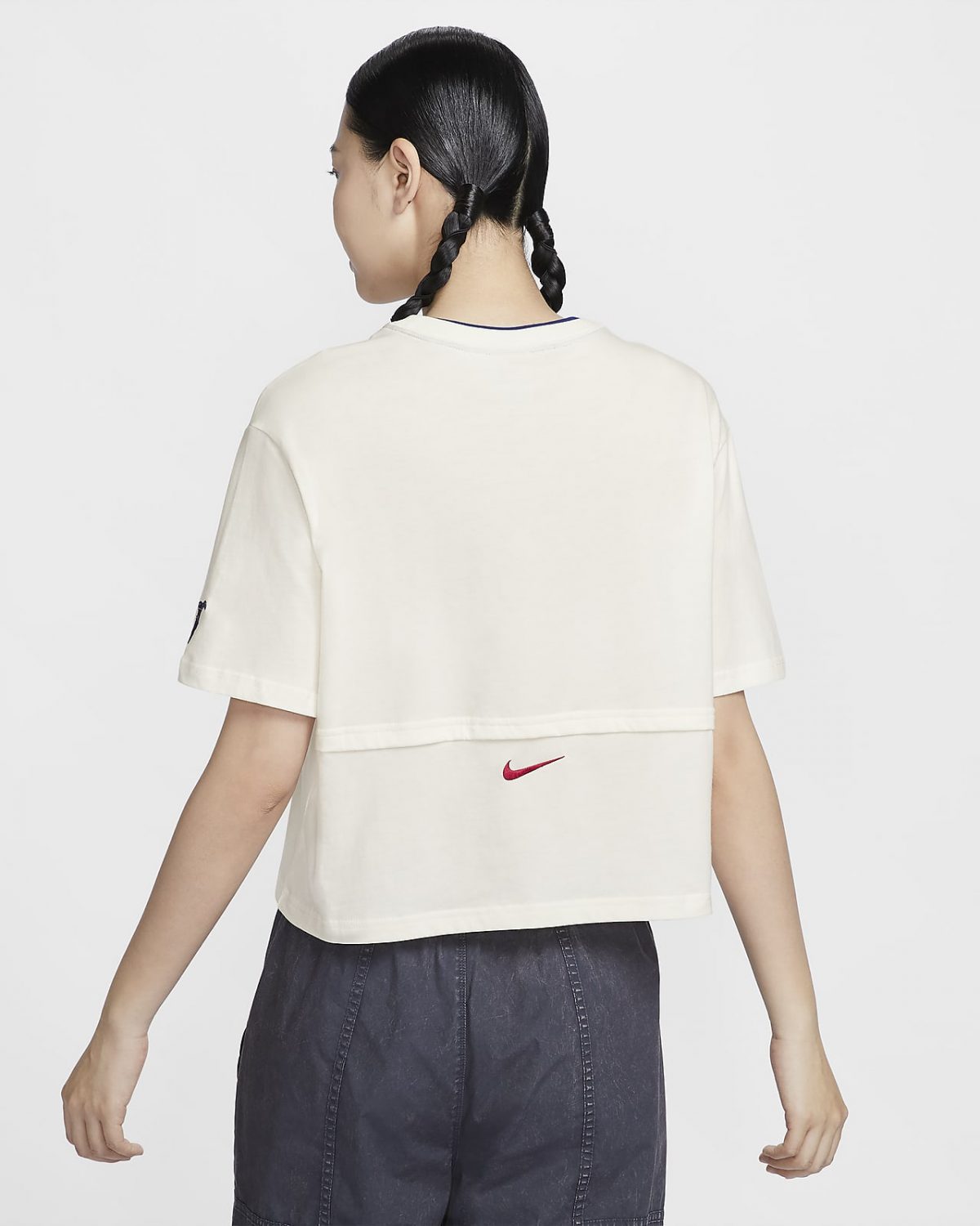 Женская рубашка Nike Sportswear белая фотография