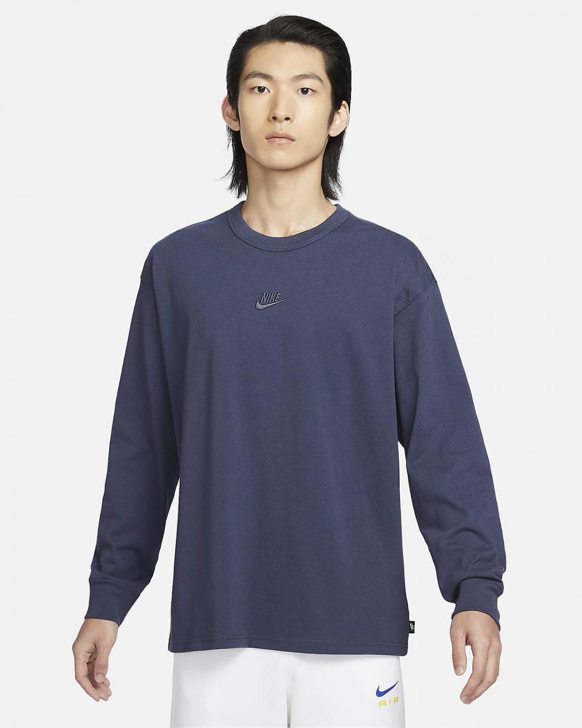 Мужская футболка Nike Sportswear Premium Essentials синяя фото