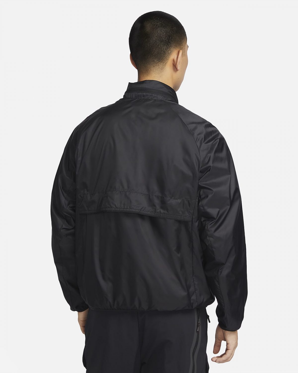 Мужская куртка Nike Sportswear Tech Woven черная фотография