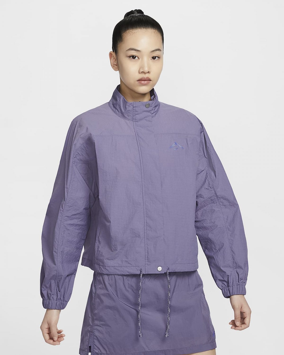 Женская куртка Nike Trail фиолетовая фото