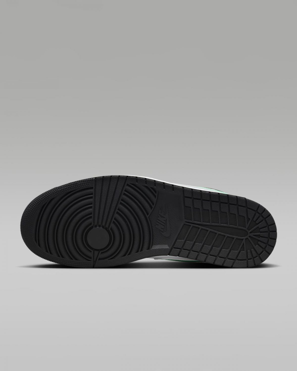 Мужские кроссовки nike Air Jordan 1 Low черные фотография